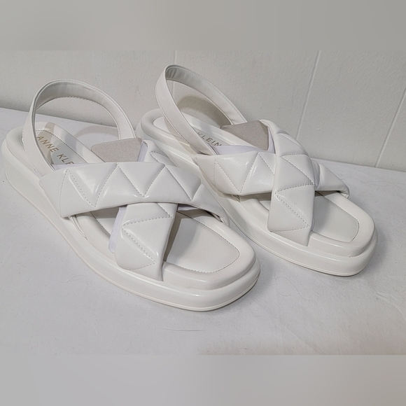 Anne Klein Artise Slingback Quilted Faux Leather Sandals Womens Size 9.5 - Picture 2 of 9